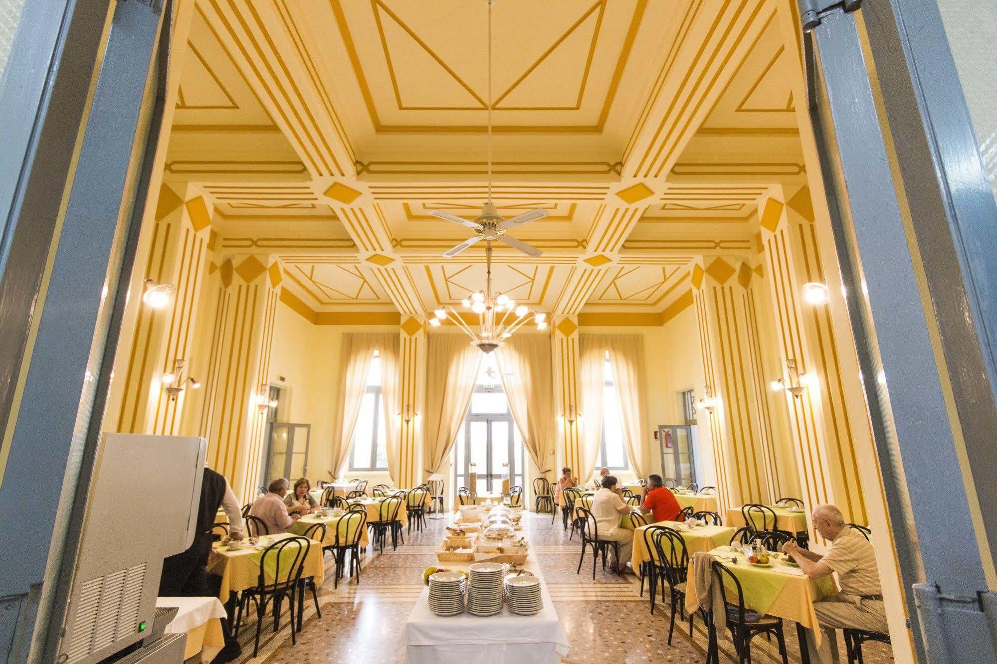 Albergo Palazzo 산타체사리텀 외부 사진